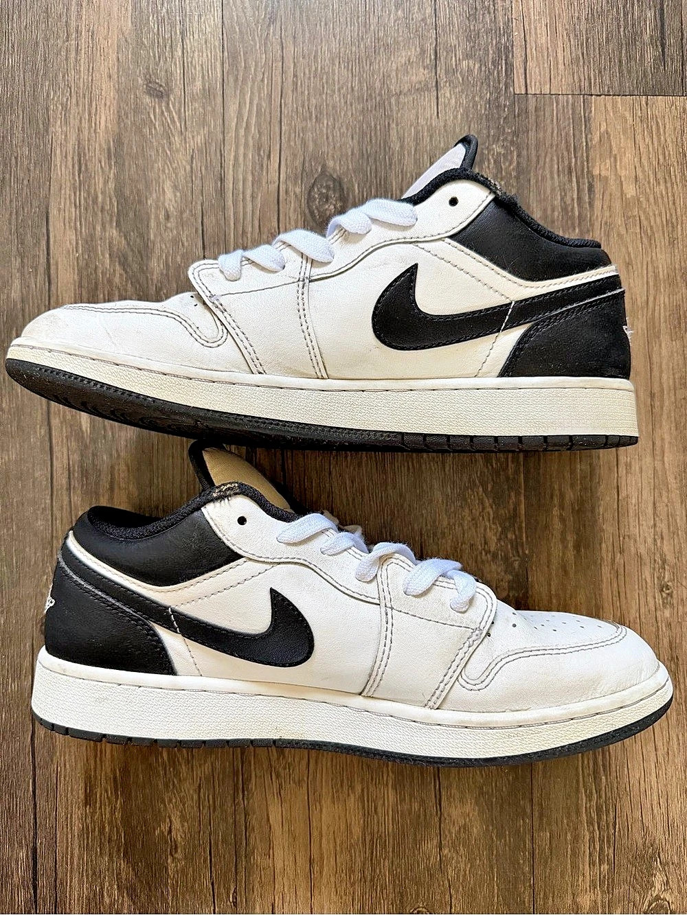 Jordan Air Jordan 1 Low Sneakers Shoes Nikes Girls White Black Low Top 7 Youth